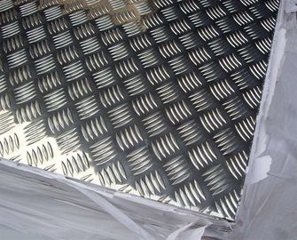China Anti -  Pollutant Diamond Tread Aluminum Sheet , Aluminium Chequer Plate Sheet  supplier