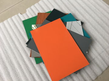 China Green PVDF Aluminum Composite Panel With Good Color Uniformity And Durability supplier